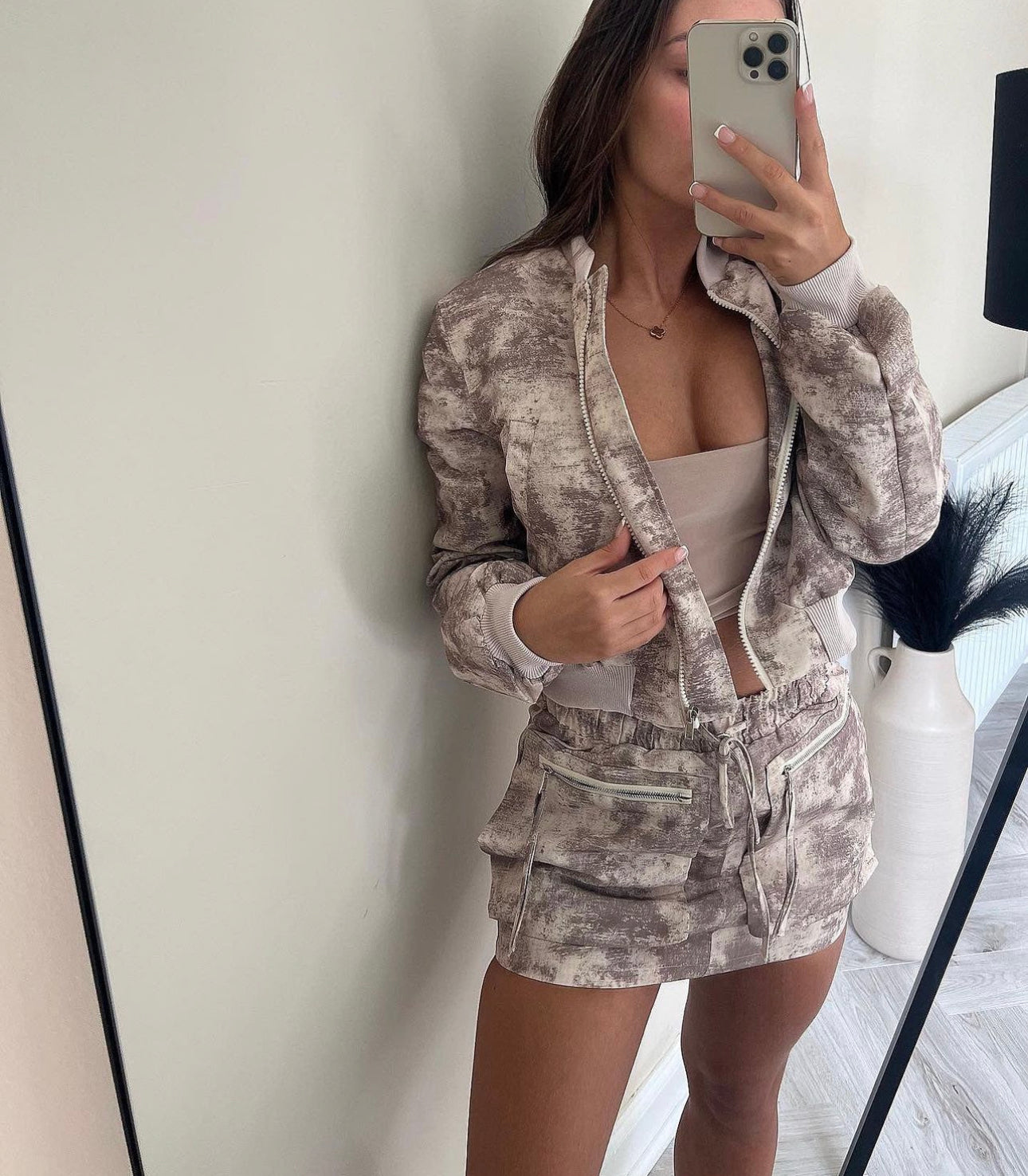BLAZERS & JACKETS