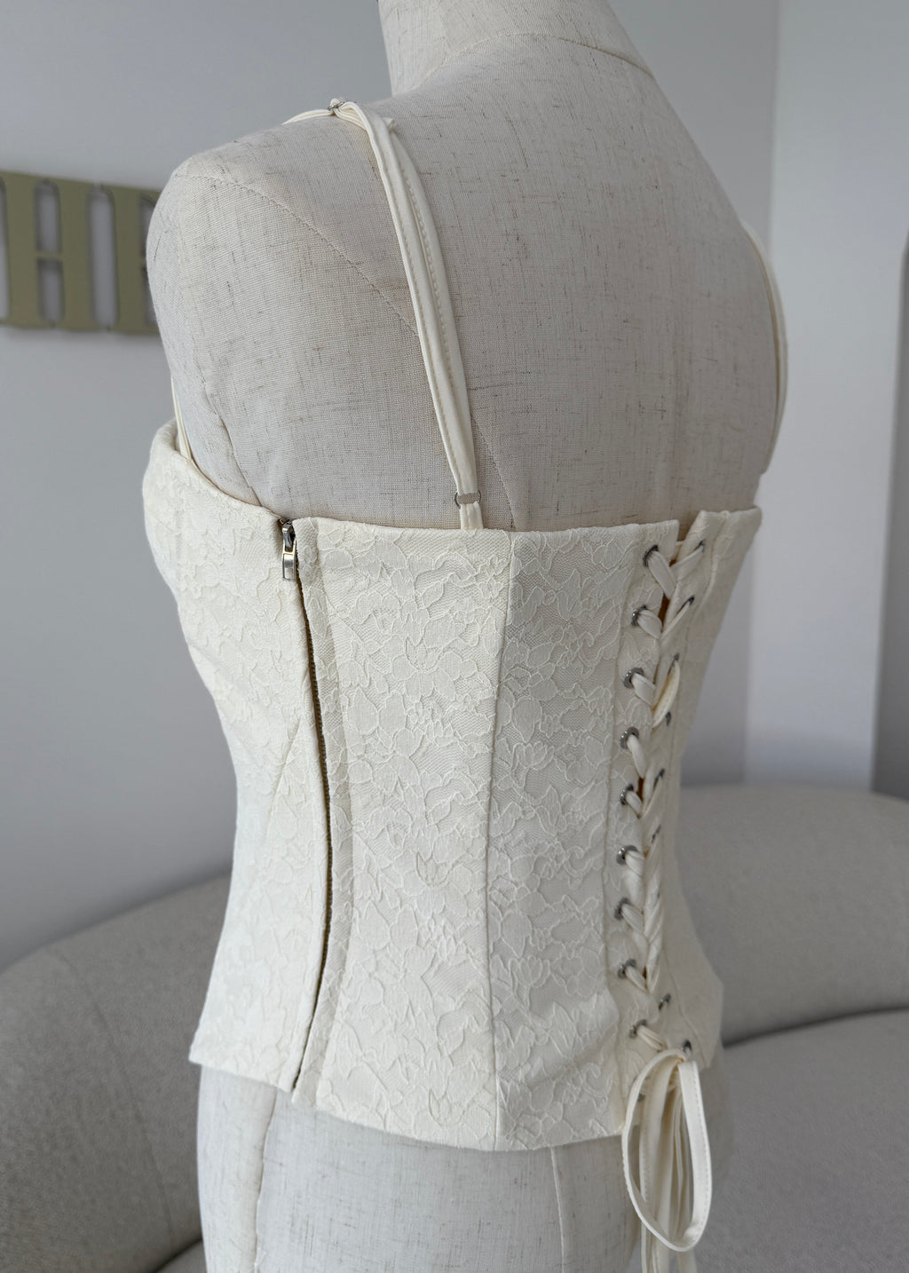 CHLOE Premium Lace Cinch Corset Off White